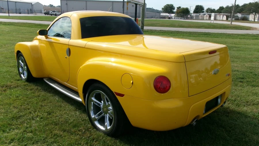 2005 Chevrolet SSR - Image 5 of 15