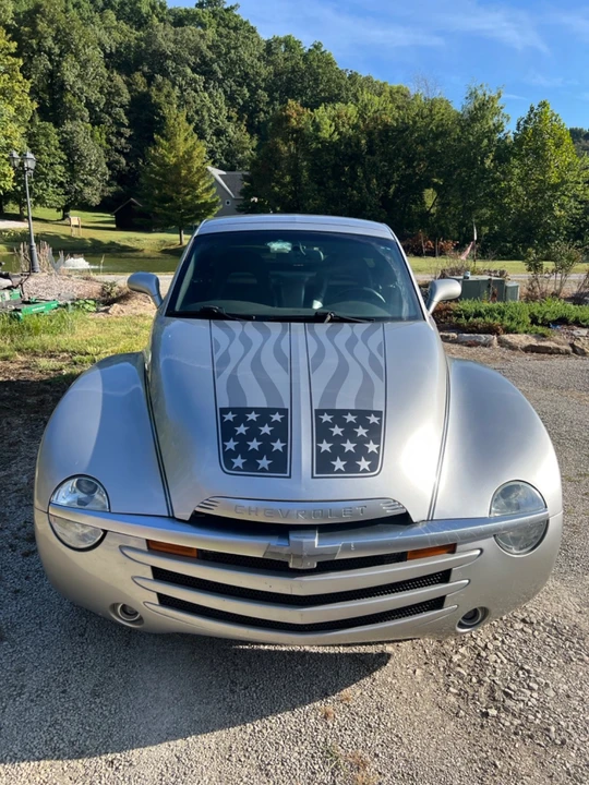 2005 Chevrolet SSR - Image 2 of 16