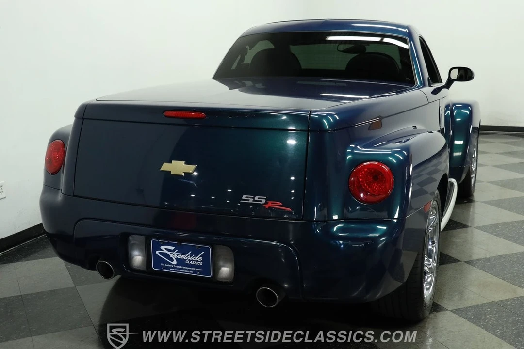 2005 Chevrolet SSR - Image 9 of 12