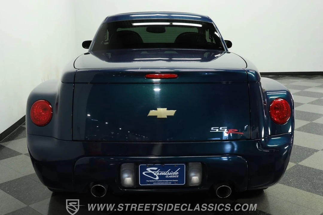 2005 Chevrolet SSR - Image 8 of 12