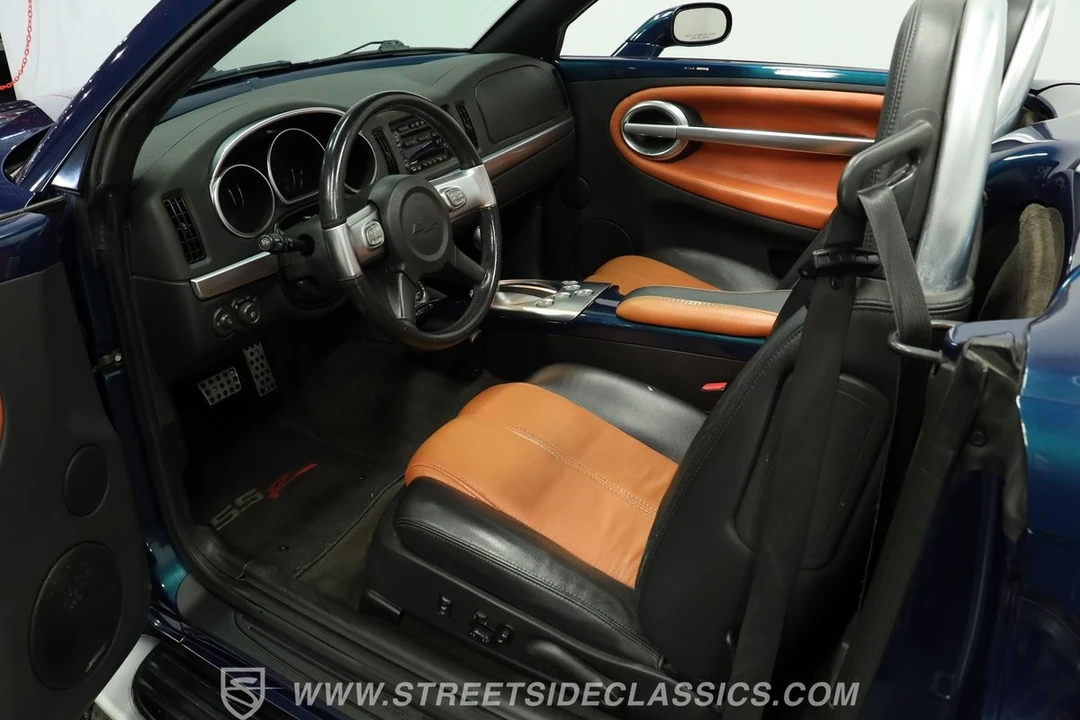 2005 Chevrolet SSR - Image 4 of 12