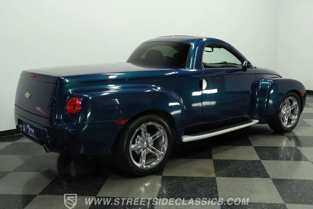 2005 Chevrolet SSR - Image 11 of 12