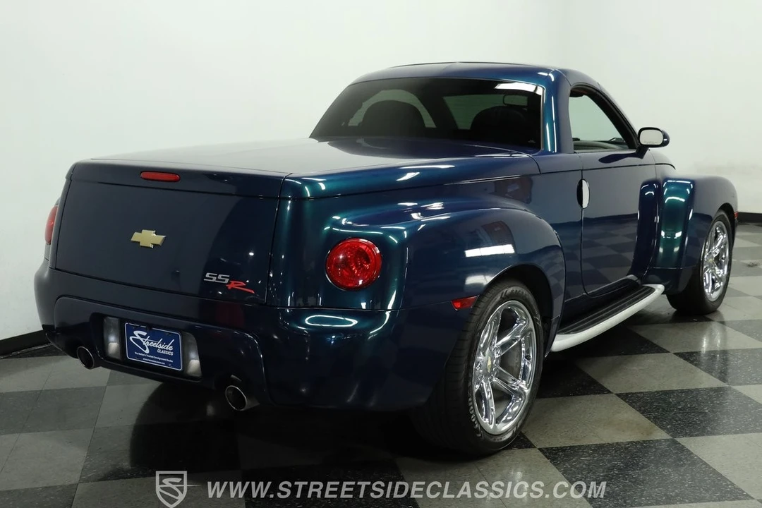 2005 Chevrolet SSR - Image 10 of 12