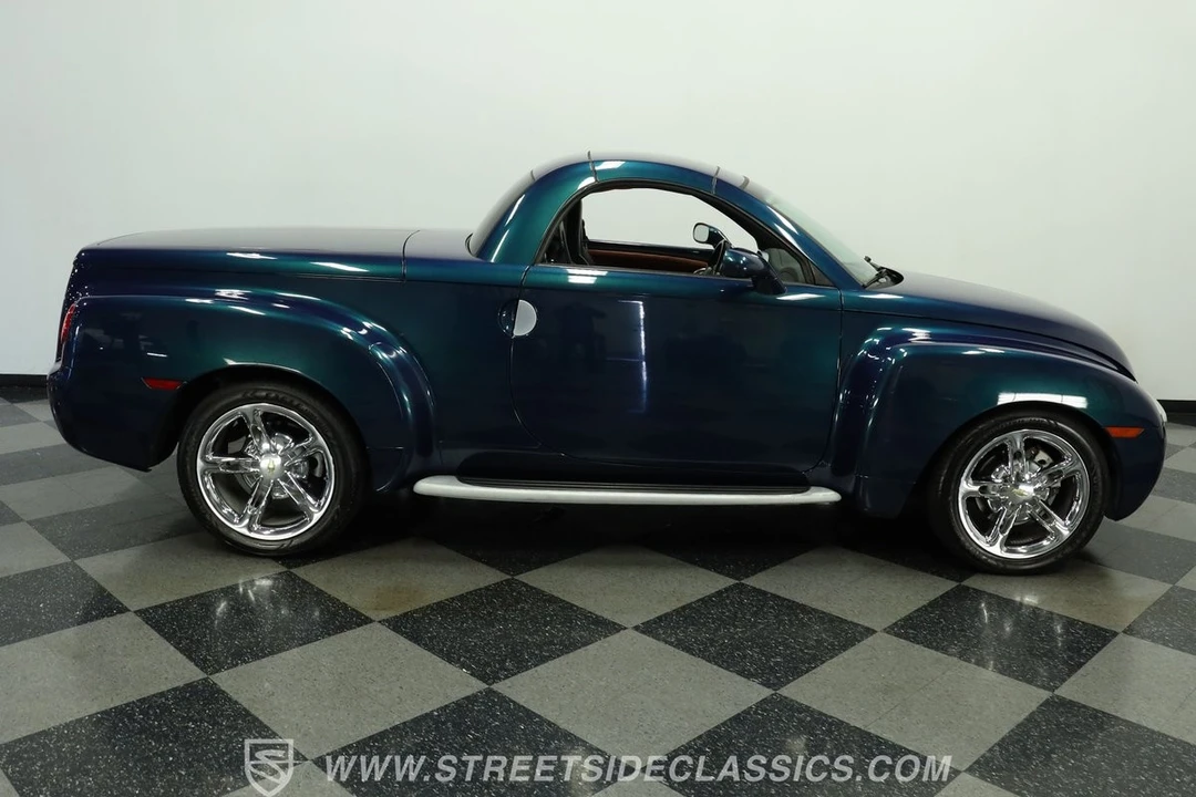2005 Chevrolet SSR - Image 12 of 12