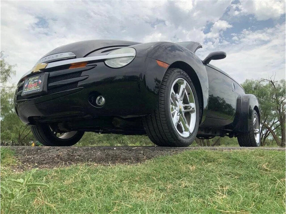 2005 Chevrolet SSR - Image 13 of 31