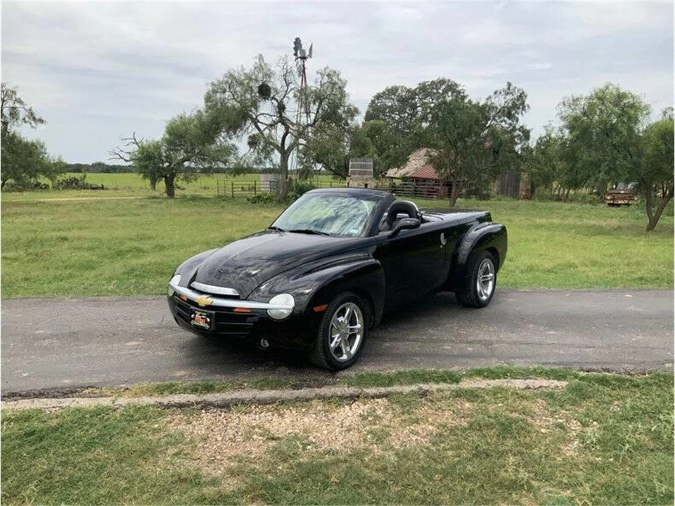 2005 Chevrolet SSR - Image 10 of 31