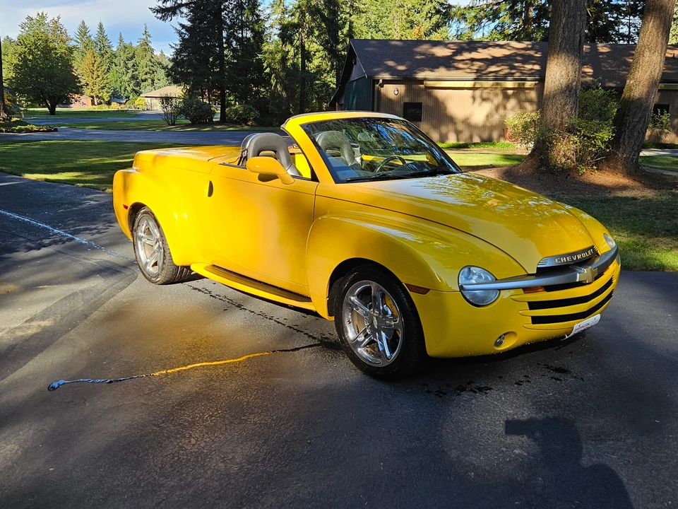 2005 Chevrolet SSR - Image 13 of 31