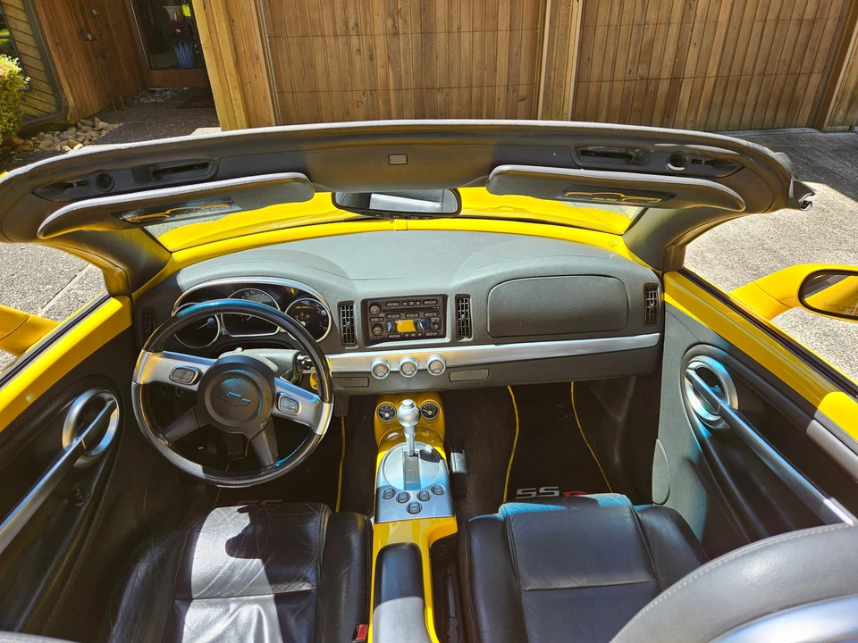 2005 Chevrolet SSR - Image 24 of 31