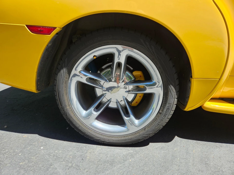 2005 Chevrolet SSR - Image 17 of 31