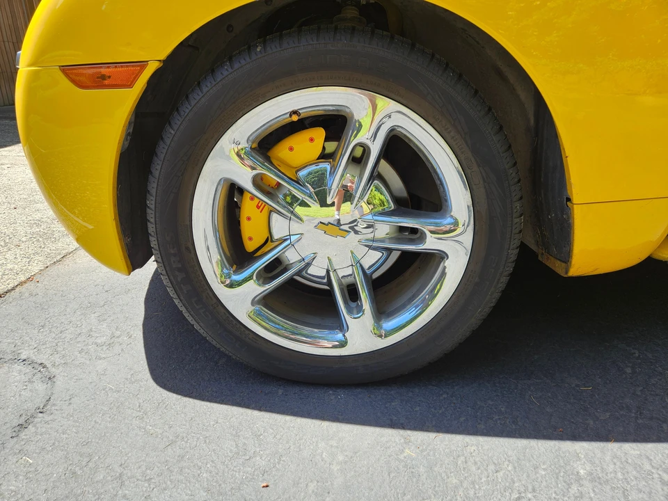 2005 Chevrolet SSR - Image 15 of 31
