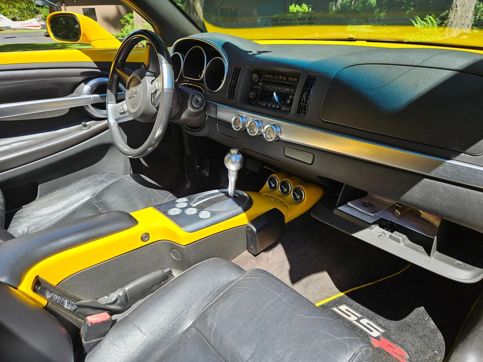 2005 Chevrolet SSR - Image 30 of 31