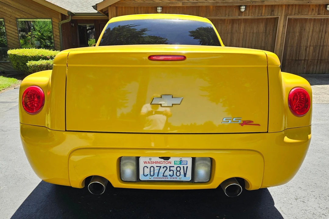 2005 Chevrolet SSR - Image 5 of 31
