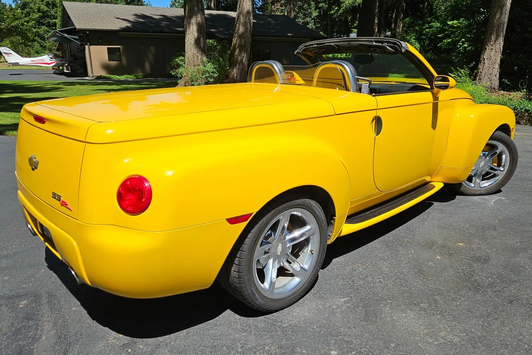 2005 Chevrolet SSR - Image 4 of 31