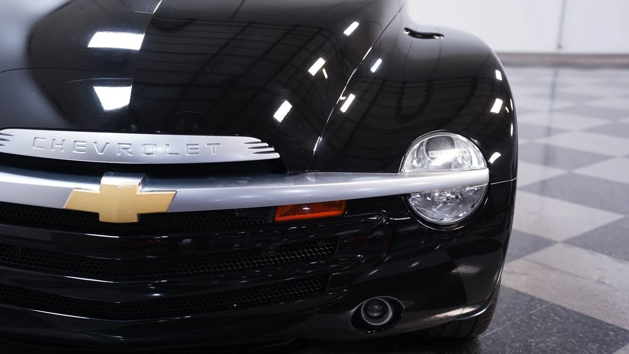 2005 Chevrolet SSR - Image 20 of 21