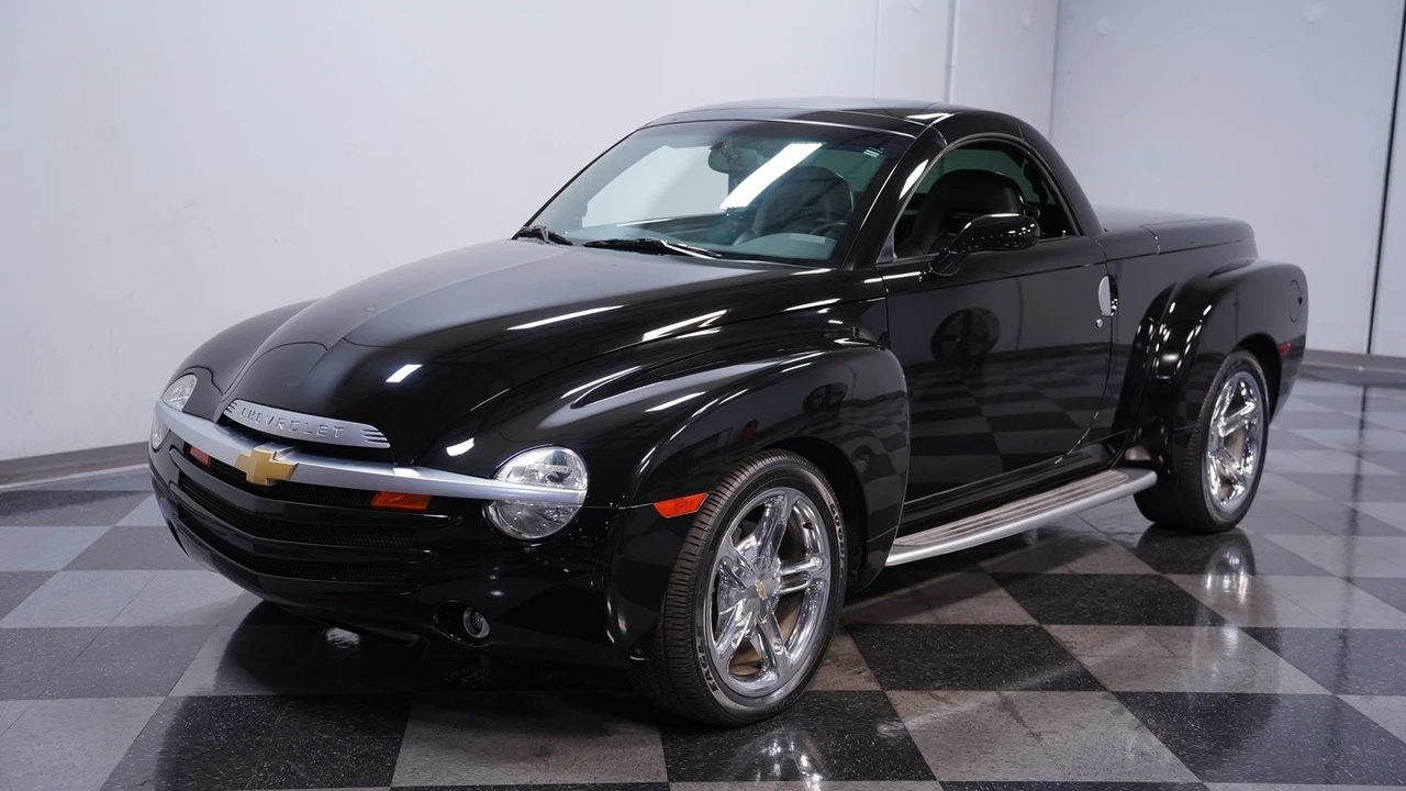 2005 Chevrolet SSR - Image 6 of 21