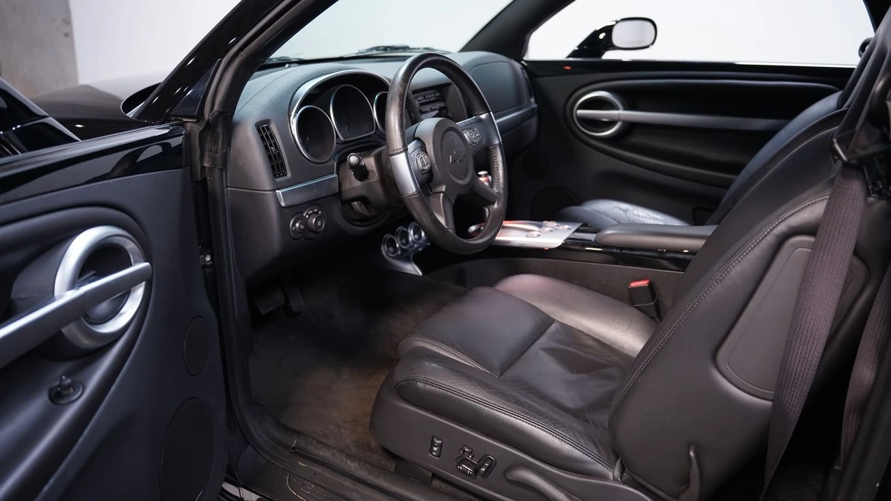 2005 Chevrolet SSR - Image 4 of 12