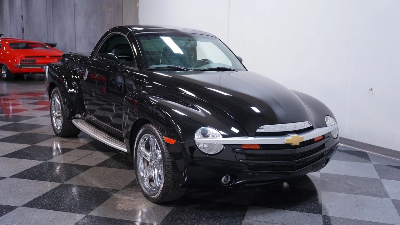 2005 Chevrolet SSR - Image 16 of 21