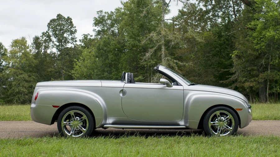 2005 Chevrolet SSR - Image 11 of 12
