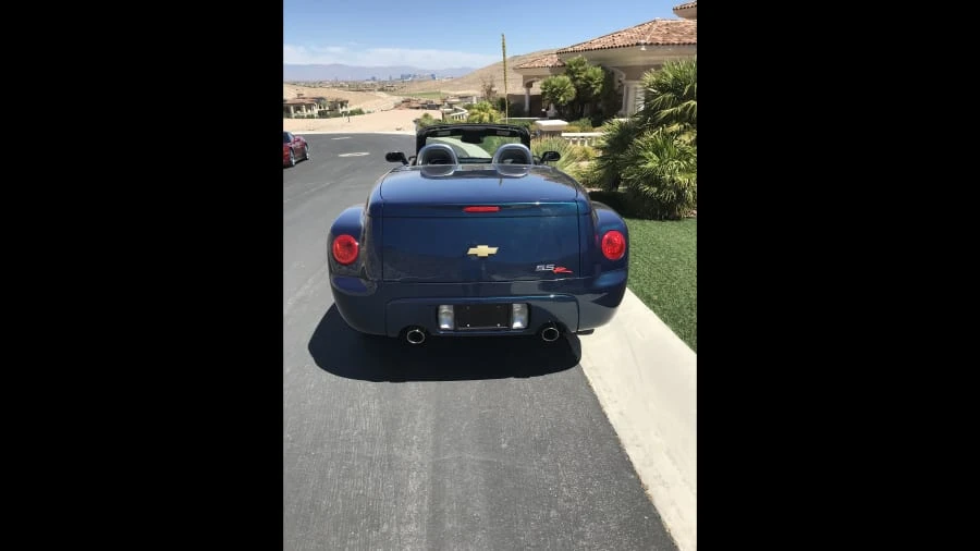 2005 Chevrolet SSR - Image 9 of 10