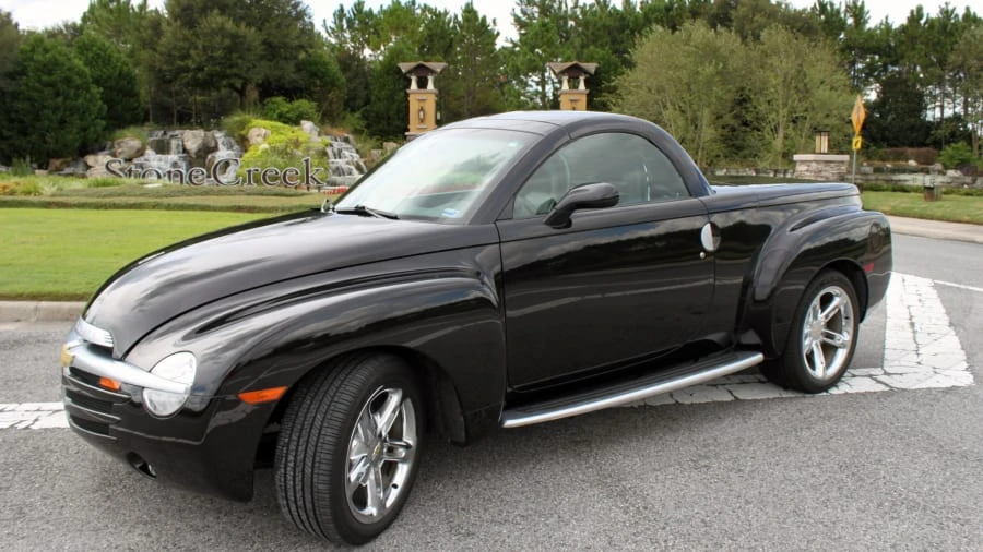 2005 Chevrolet SSR - Image 2 of 8