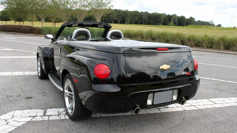 2005 Chevrolet SSR - Image 3 of 8