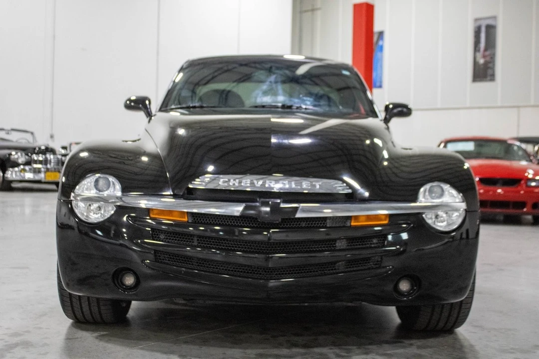 2005 Chevrolet SSR - Image 9 of 12