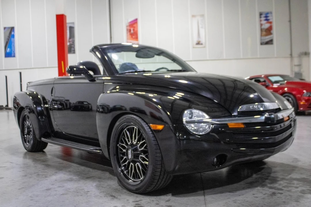 2005 Chevrolet SSR - Image 8 of 12
