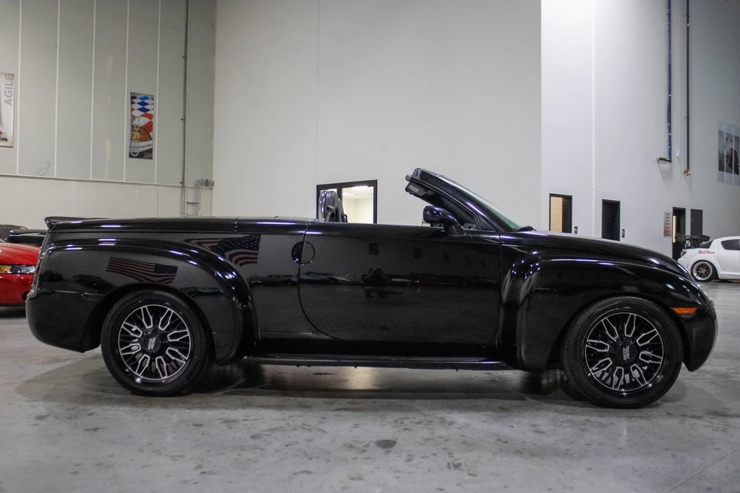 2005 Chevrolet SSR - Image 7 of 12