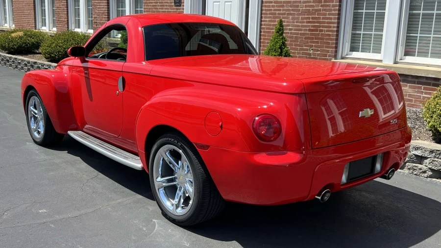2005 Chevrolet SSR - Image 6 of 11