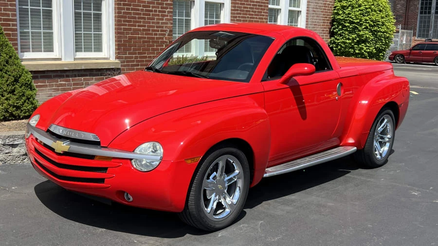 2005 Chevrolet SSR - Image 4 of 11