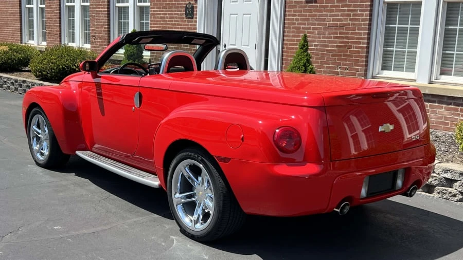 2005 Chevrolet SSR - Image 3 of 11
