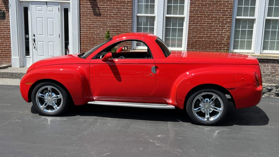 2005 Chevrolet SSR - Image 5 of 11