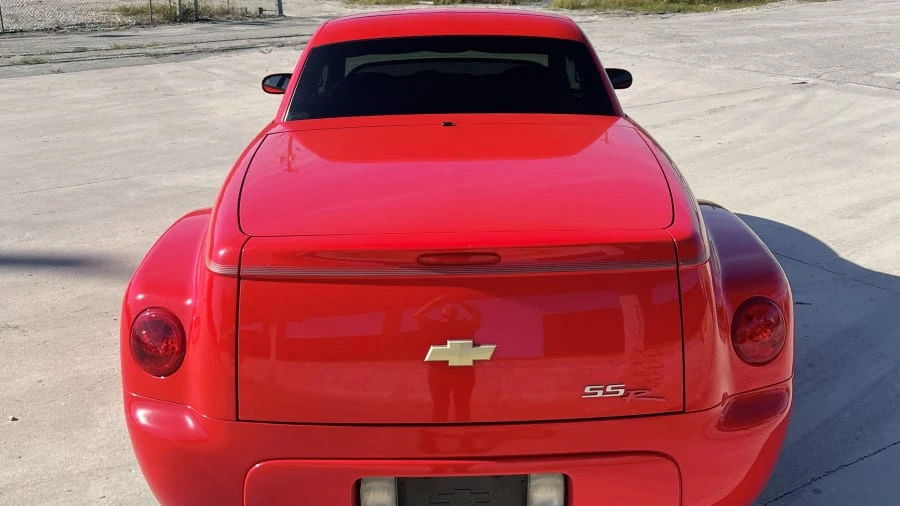 2005 Chevrolet SSR - Image 11 of 15