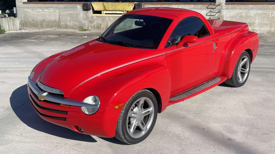 2005 Chevrolet SSR - Image 14 of 15