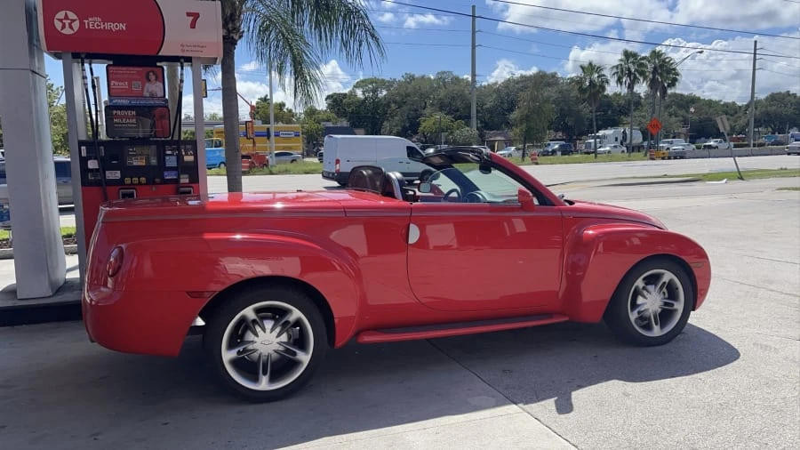2005 Chevrolet SSR - Image 15 of 15