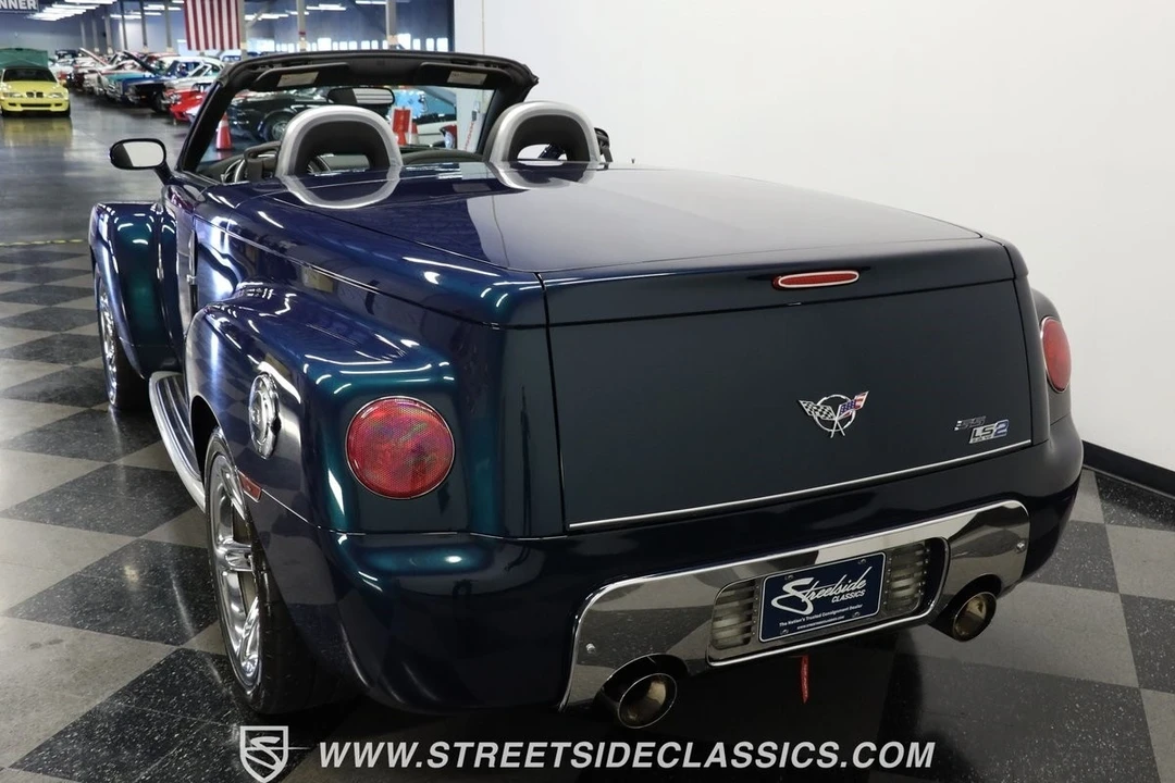 2005 Chevrolet SSR - Image 8 of 21