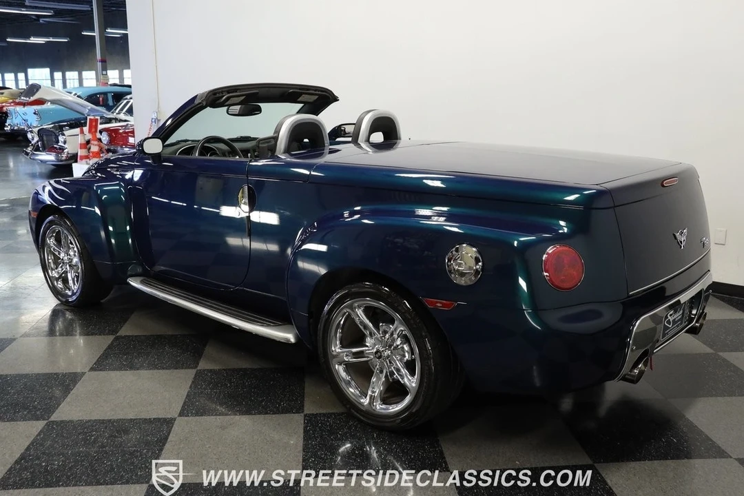 2005 Chevrolet SSR - Image 7 of 21