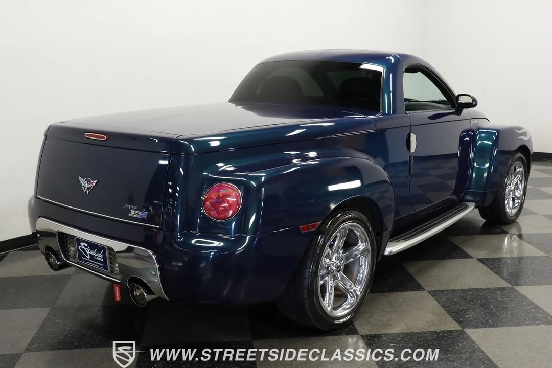 2005 Chevrolet SSR - Image 11 of 21