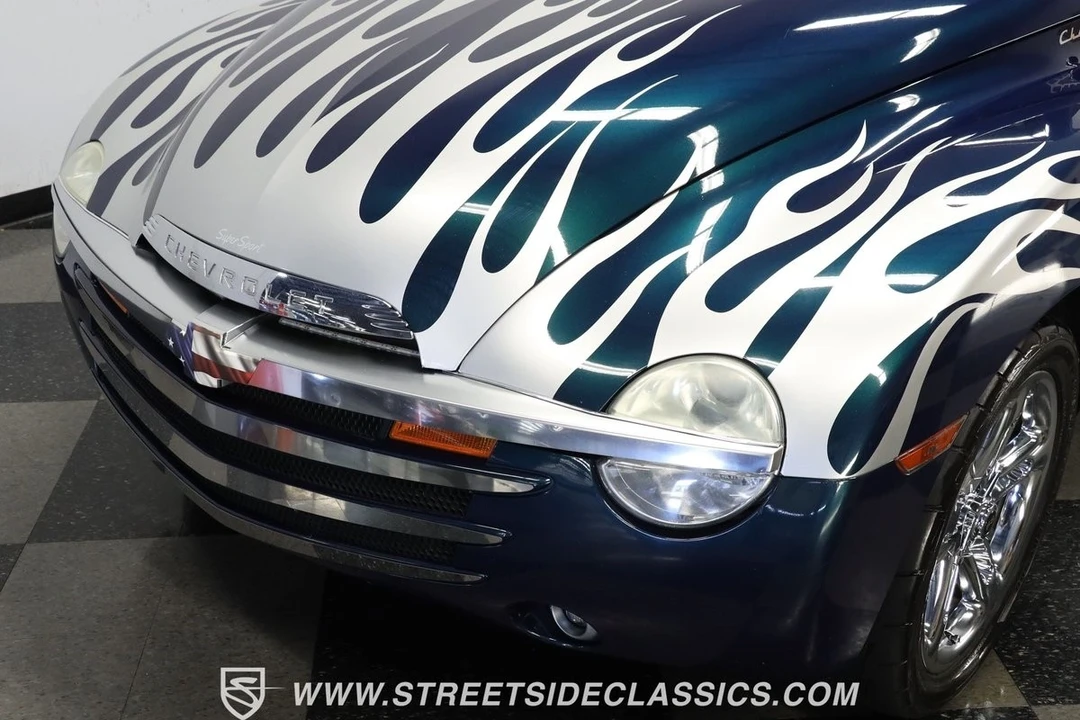 2005 Chevrolet SSR - Image 19 of 21