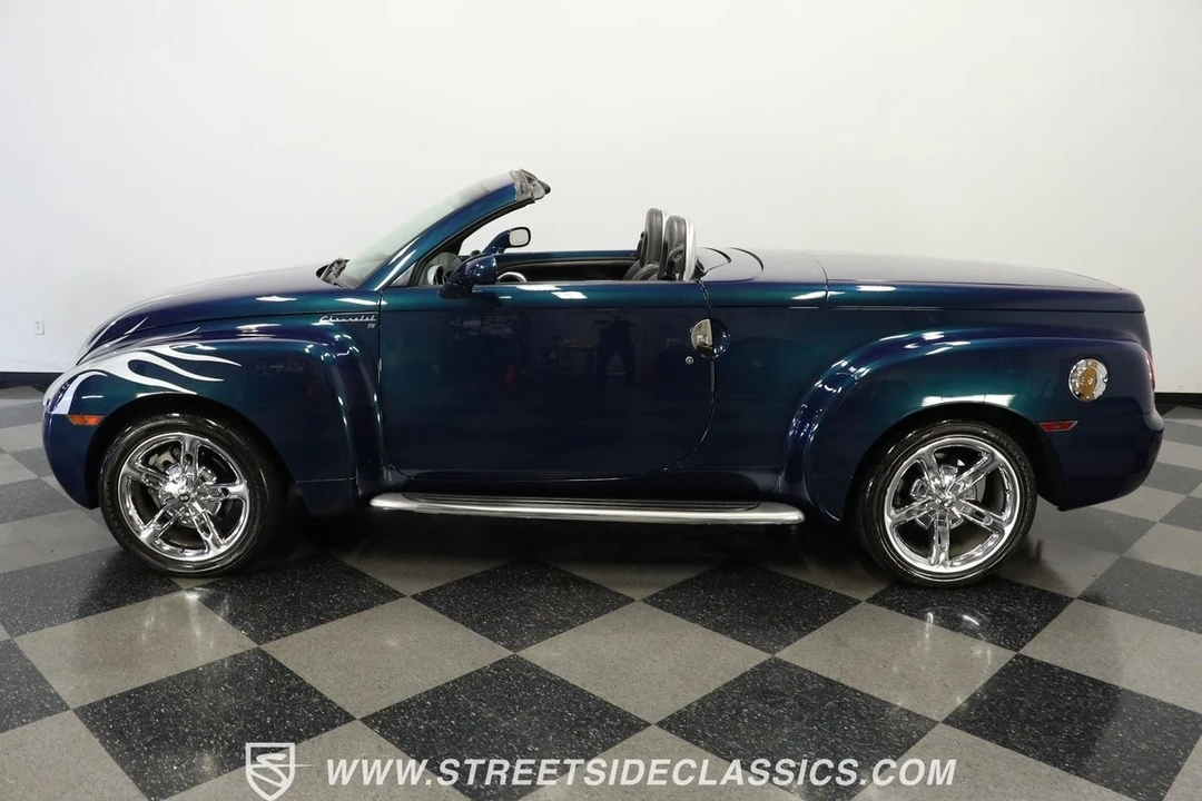 2005 Chevrolet SSR - Image 3 of 21
