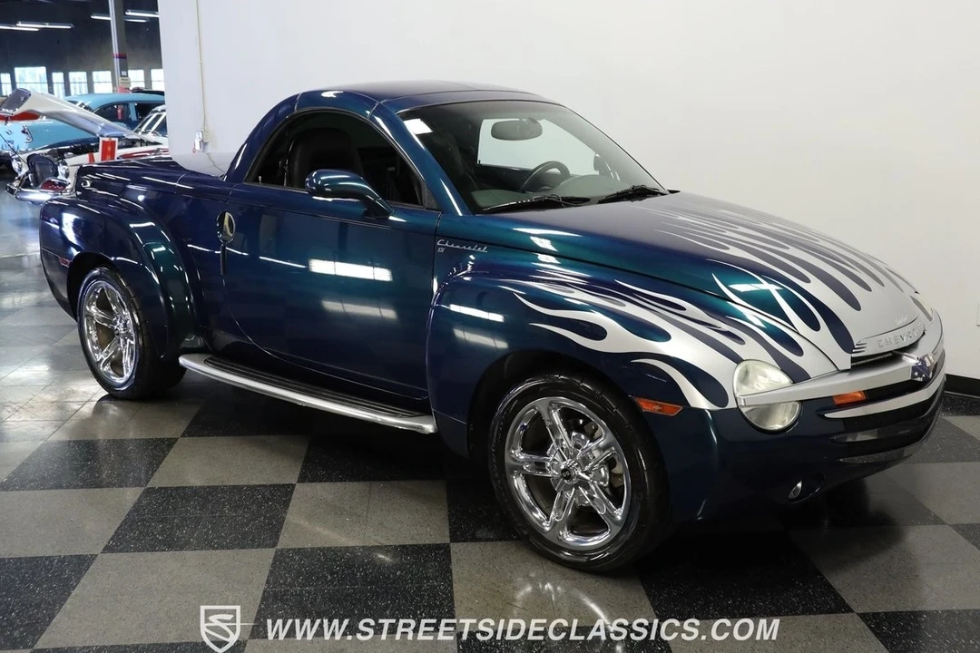 2005 Chevrolet SSR - Image 14 of 21