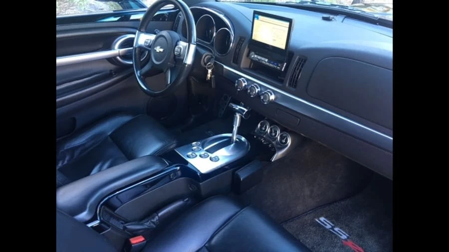 2005 Chevrolet SSR - Image 3 of 11