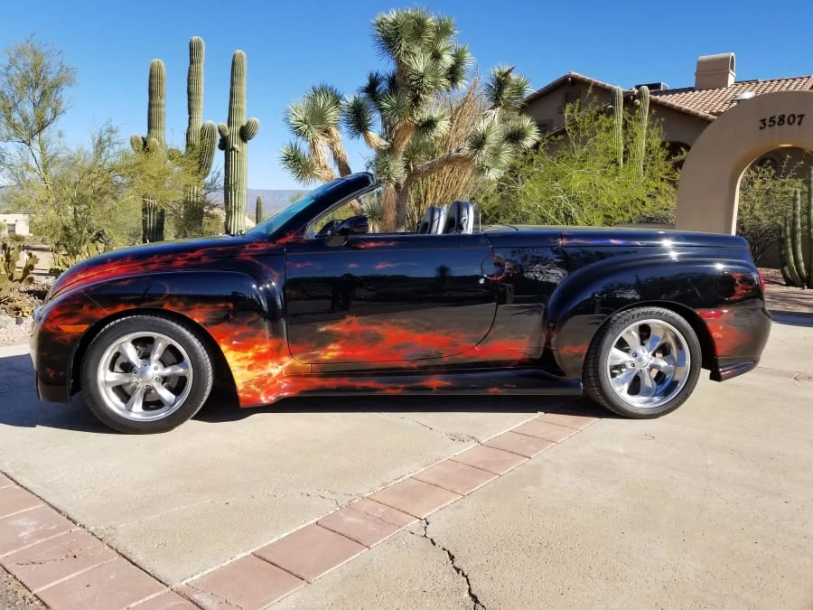 2005 Chevrolet SSR - Image 9 of 12