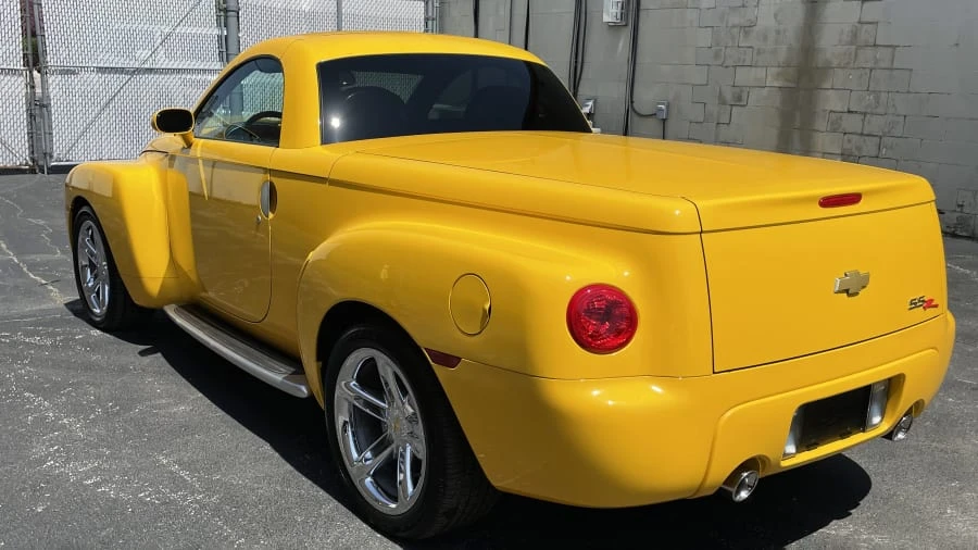 2005 Chevrolet SSR - Image 5 of 10