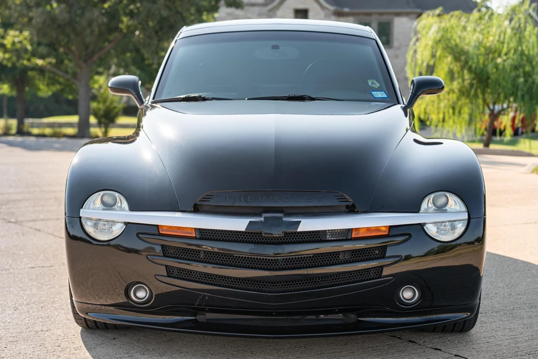 2005 Chevrolet SSR - Image 2 of 31