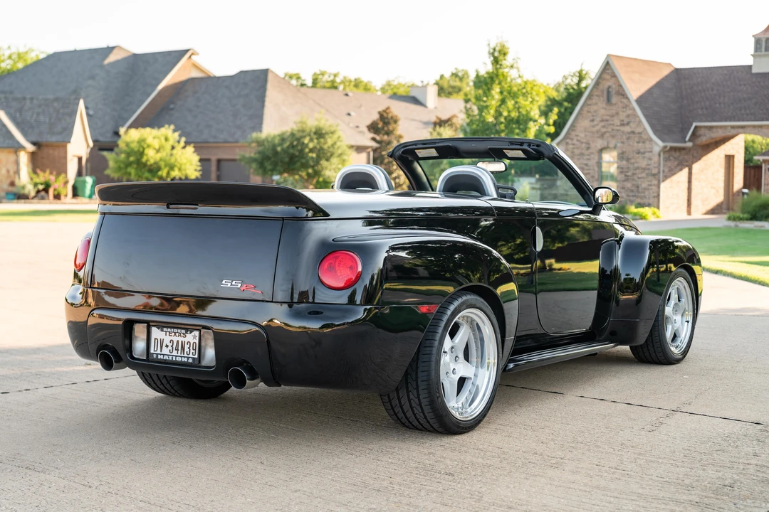 2005 Chevrolet SSR - Image 11 of 31