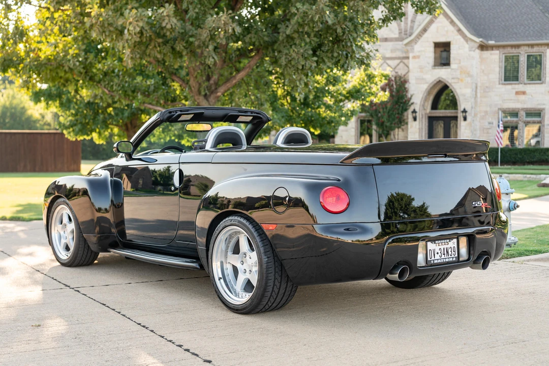 2005 Chevrolet SSR - Image 9 of 31