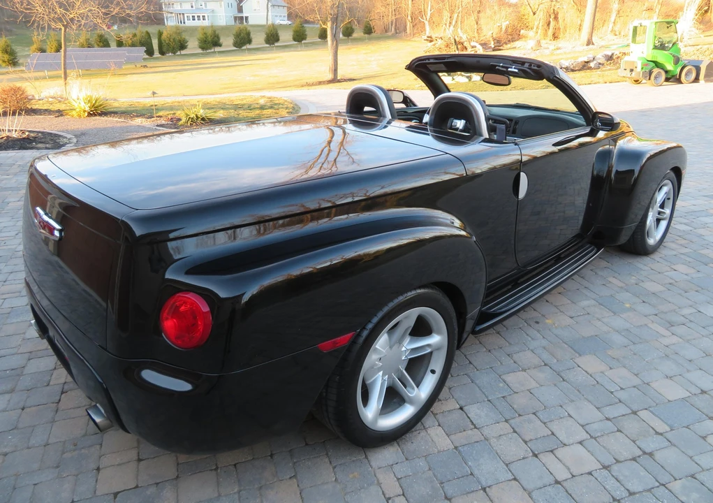 2005 Chevrolet SSR - Image 5 of 6