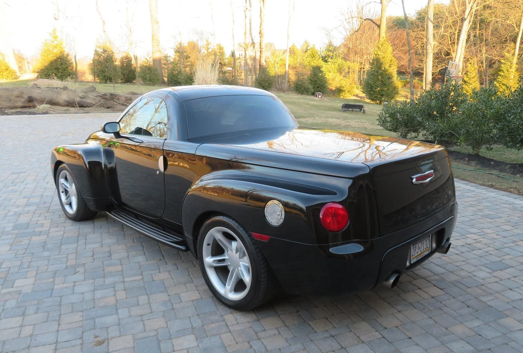 2005 Chevrolet SSR - Image 4 of 6