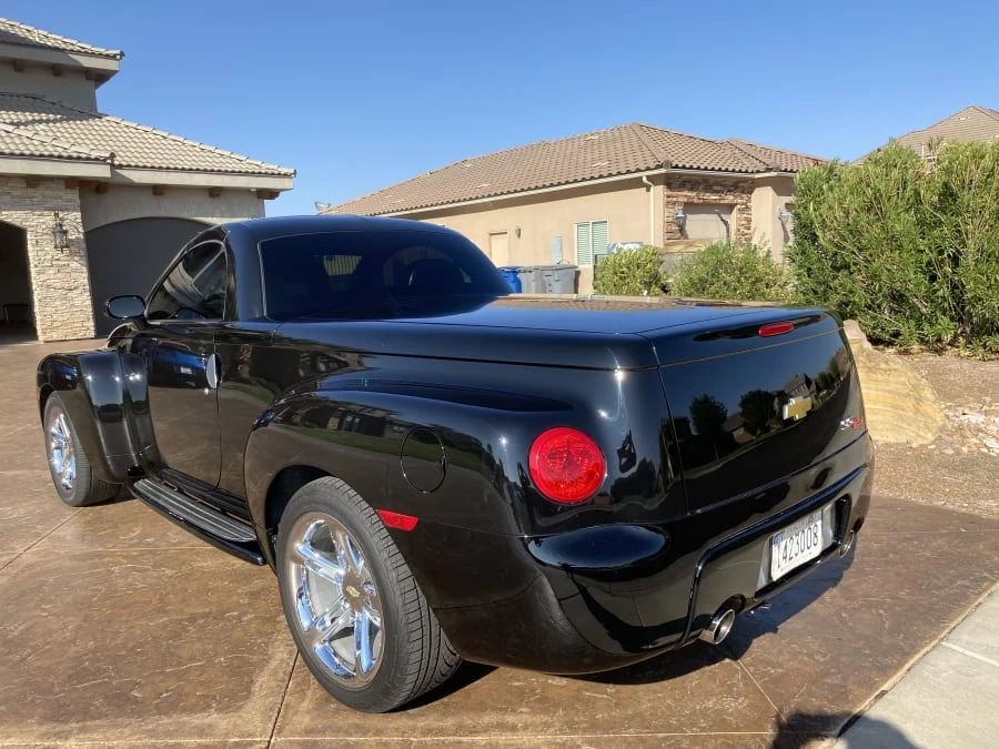 2005 Chevrolet SSR - Image 3 of 8